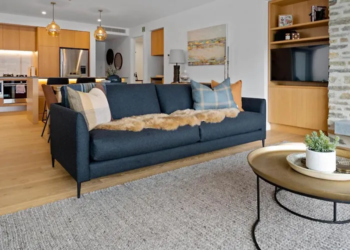 Genoa - Sleeps 6 - Lakefront アパート *