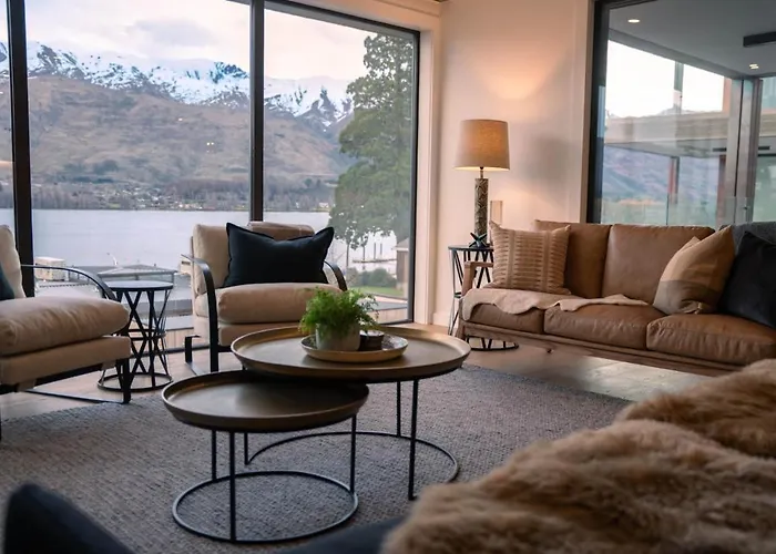 Genoa - Sleeps 6 - Lakefront アパート *